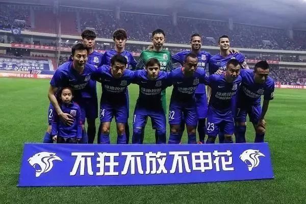 76人加时123-114力克雄鹿，马克西狂轰54分带队送雄鹿三连败（马克西轰下54分，76人加时123-114击败雄鹿送其三连败）