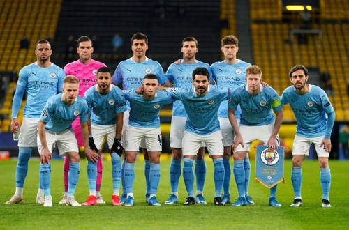 球迷泪目！汤普森年终大战回到勇士主场 球迷全场掌声欢迎老船长（泪点拉满！汤普森年末重返勇士主场 球迷掌声如潮致敬老船长）