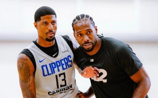 胡尔克谈转会传闻：媒体谈论的比我自己知道的还多（胡尔克回应转会传闻：媒体似乎比我更了解我的动向）