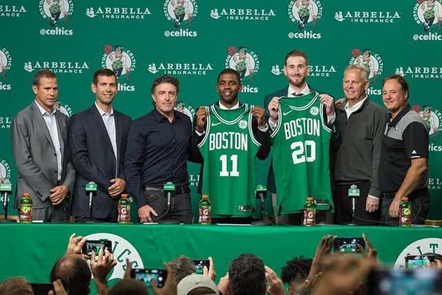 埃梅里神了！大黑马阿斯顿维拉豪取6连胜，力压切尔西升至联赛第三（埃梅里太神了！阿斯顿维拉豪取六连胜，反超切尔西升至联赛第三）