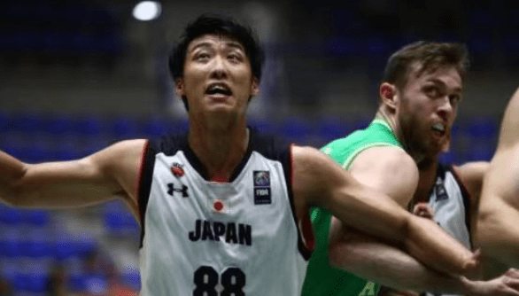 NBA漫谈｜4大替补合砍3分，杨瀚森却被DNP！看看国王是怎么培养新人的（四大替补合计仅3分、杨瀚森遭DNP：解密国王的新秀培养方式）