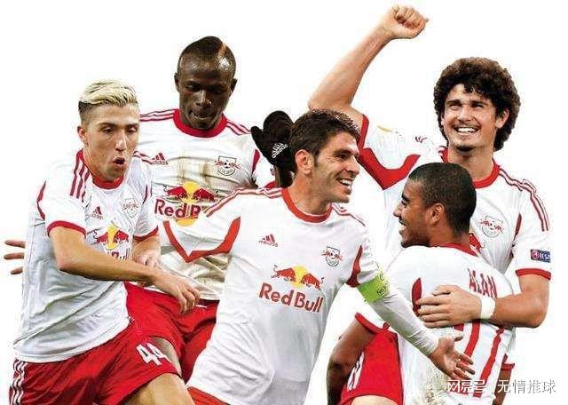 黄蜂队陷入被动，分差一度扩（黄蜂队陷入劣势，分差一度拉开）