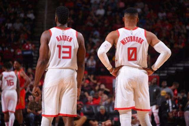 特伦特受伤：皇家马德里的右路危机（特伦特伤停，皇马右路告急）