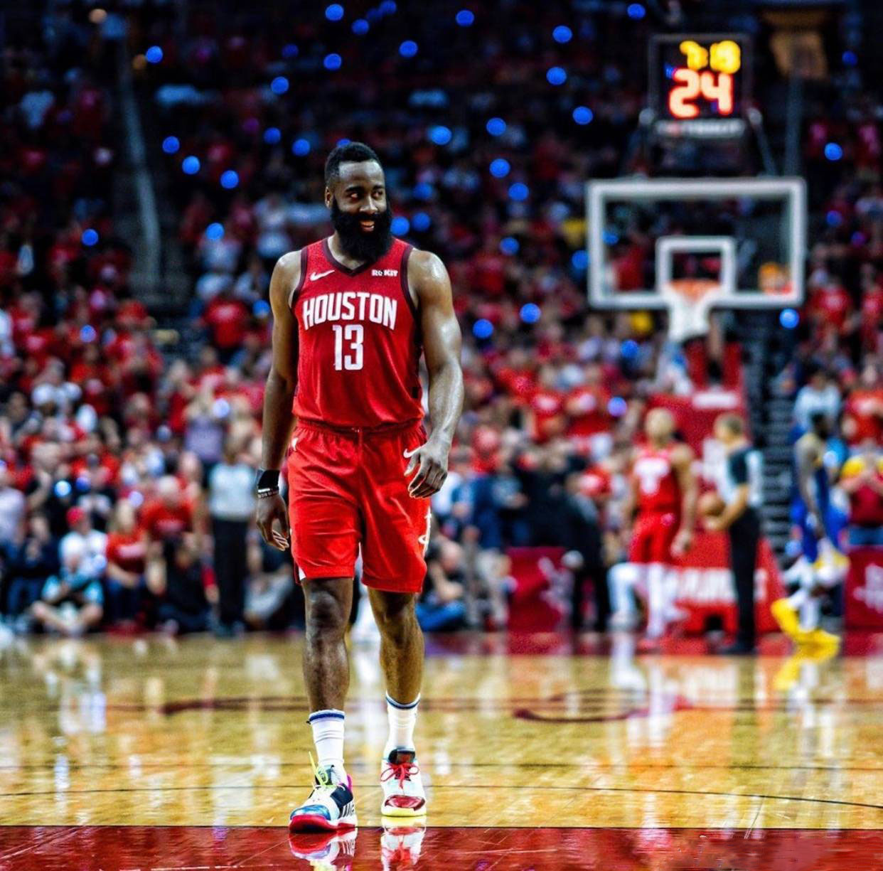 明日森林狼战雄鹿伤病：字母哥等6人缺席，爱德华兹可以出战（明日雄鹿对森林狼伤情：字母哥等六人缺阵，爱德华兹确认出战）