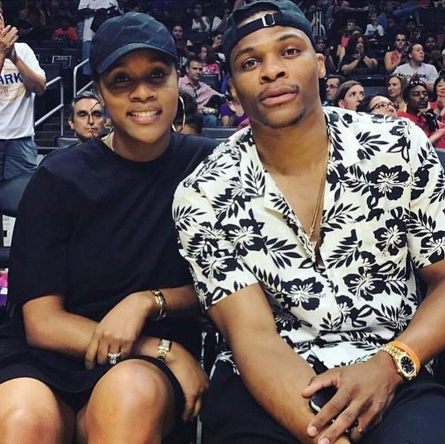 詹姆斯关键上篮锁定胜利（詹姆斯制胜上篮奠定胜局）