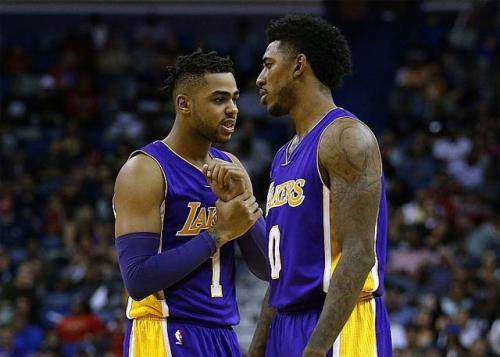 篮球勇士队内三分比赛，球星夺冠（勇士队内三分大赛，球星折桂）