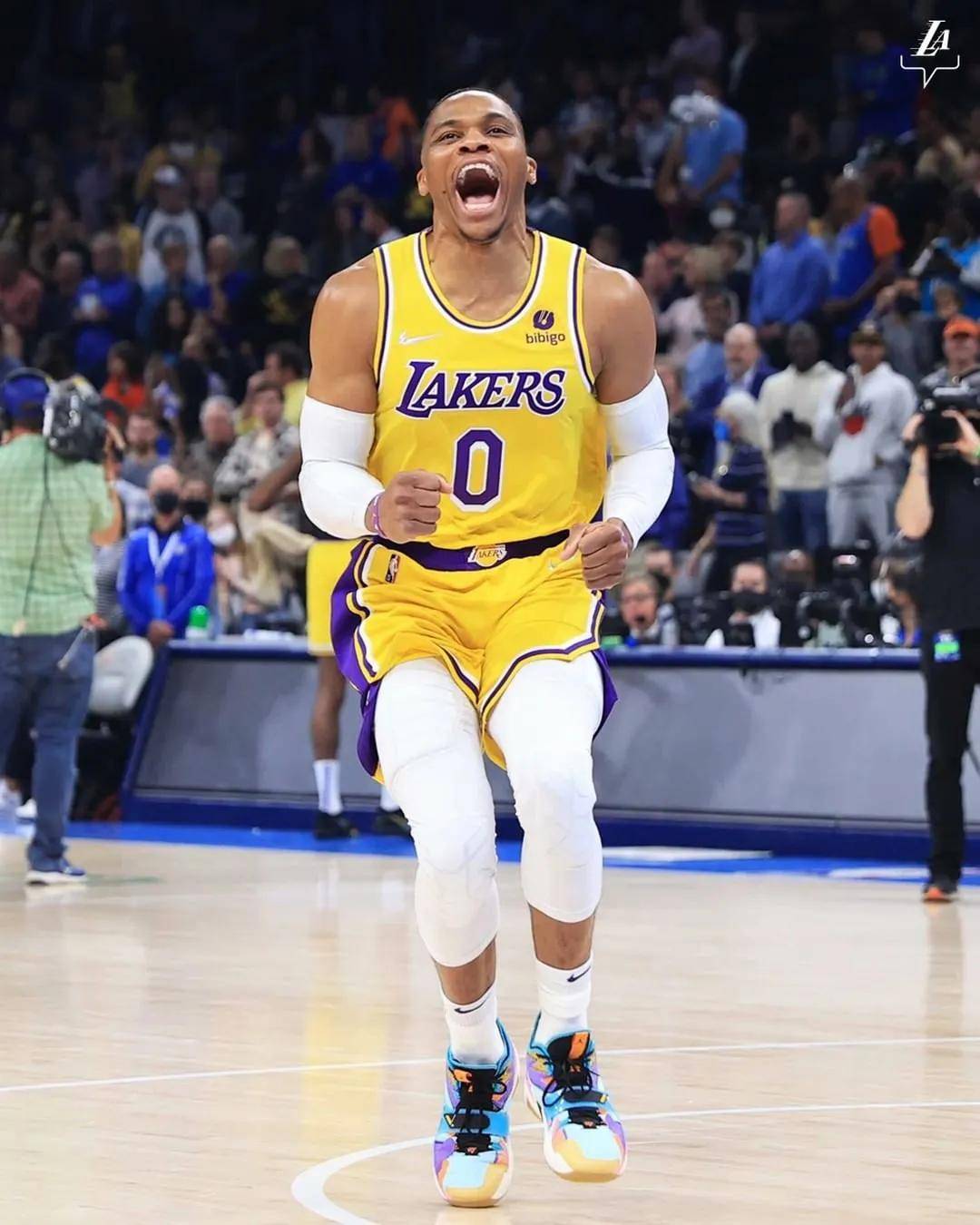 成都南看台球迷赛前训练喊话：绝不允许河南这种队在我们主场庆祝（成都南看台球迷赛前训练集结：誓不让河南队在主场庆祝）